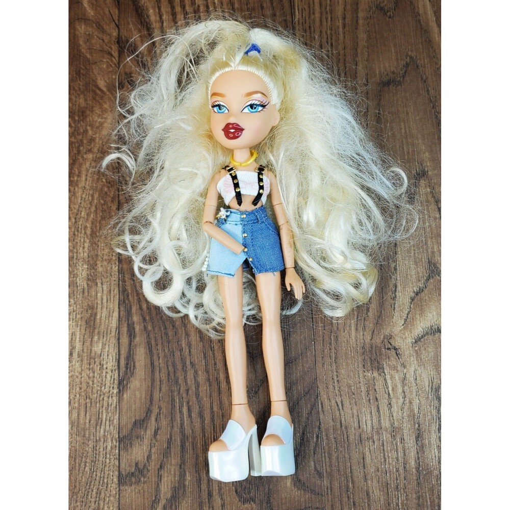 Bratz Always Cloe Doll Collector Edition Blonde Hair Denim Outfit